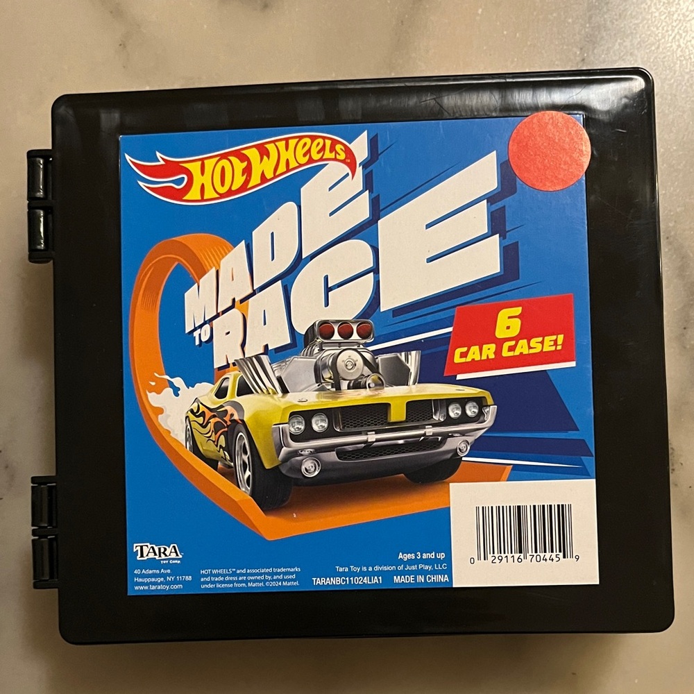 🎈Hot Wheels Black and Yellow Car Case🎁Bundle up to 5lbs for $20 Sale📦
